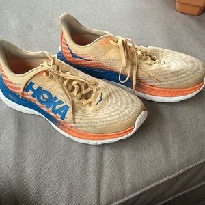 MENS HOKA ONE ONE